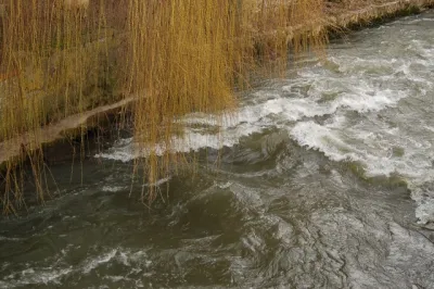 La vague sous le Pont de Saint-Clair-sur-Epte.